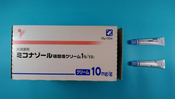  Prati Donaduzzi 皮膚科クリームのミコナゾール硝酸塩リーフレット